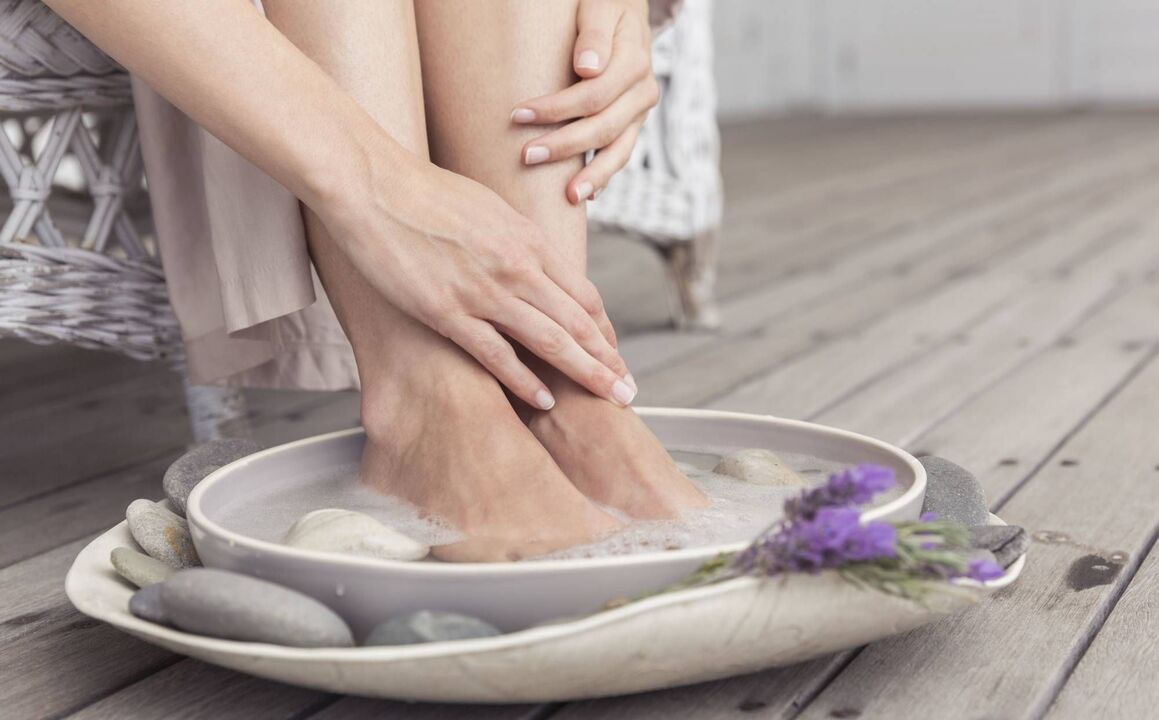 Baños contra fungos nas unhas
